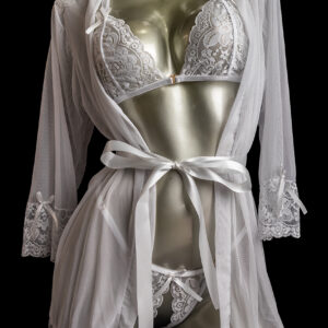 Conjunto blanco y bata